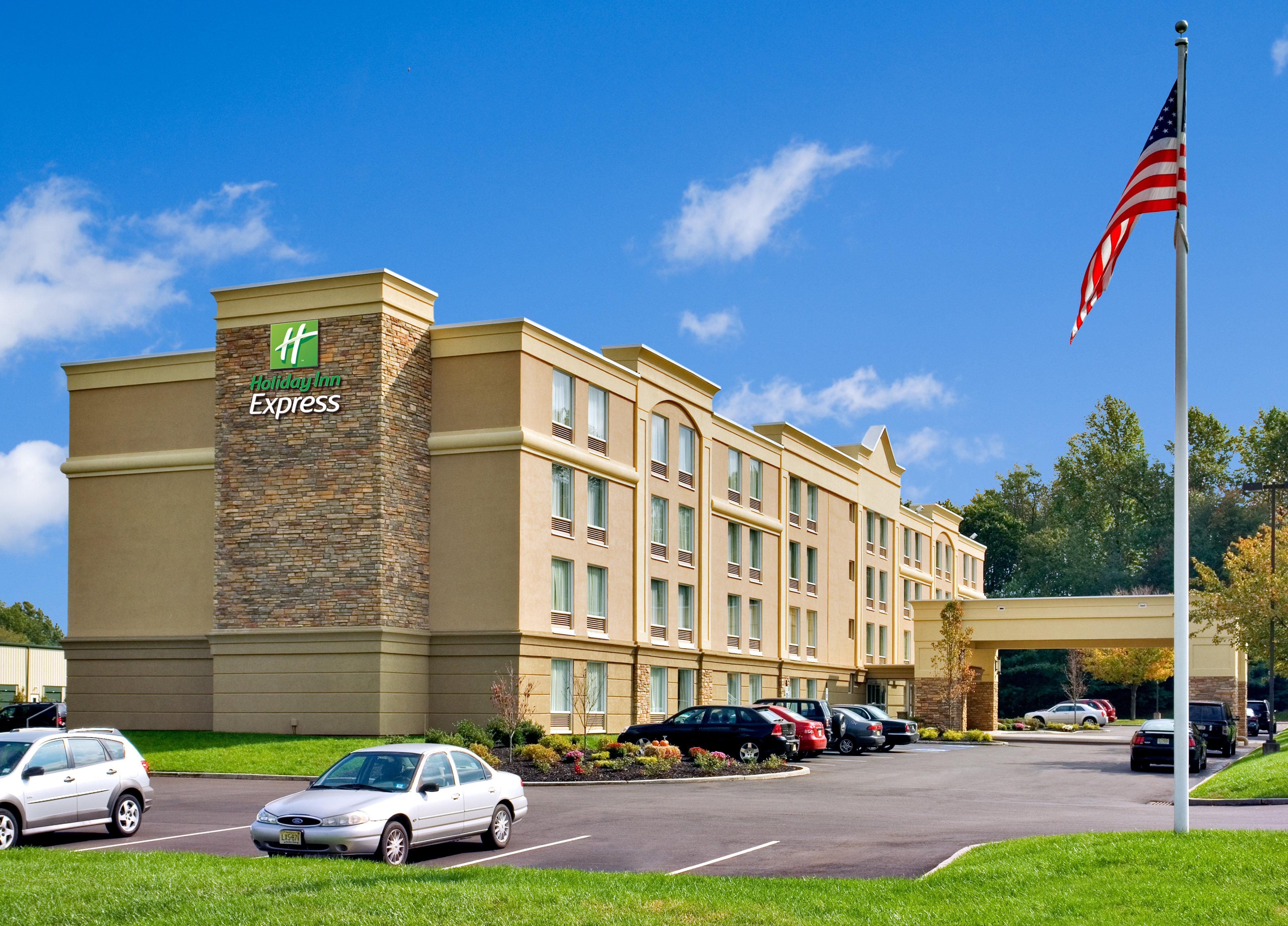 Holiday Inn Express & Suites West Long Branch - Eatontown, An Ihg Hotel Eksteriør bilde