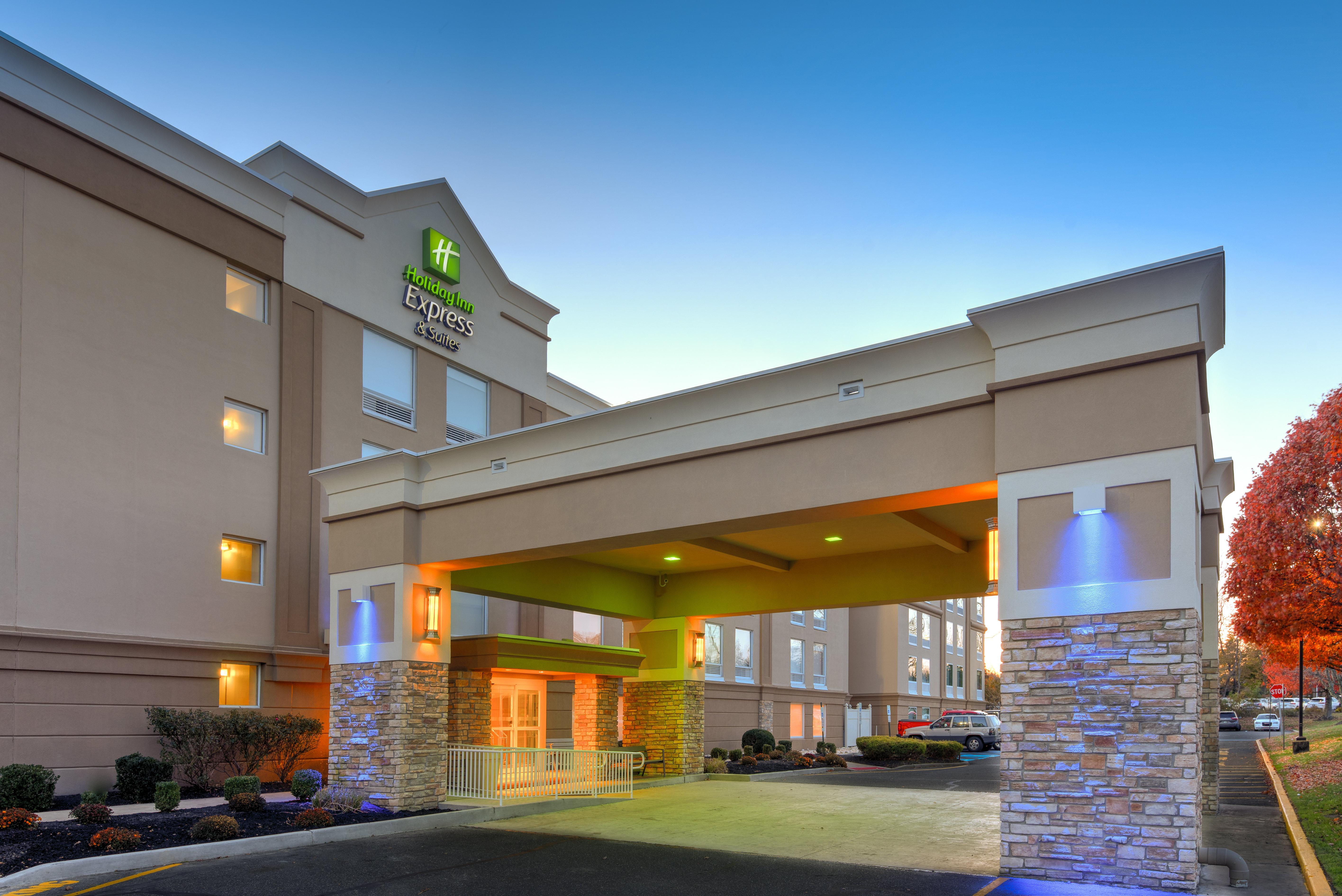Holiday Inn Express & Suites West Long Branch - Eatontown By Ihg Eksteriør bilde