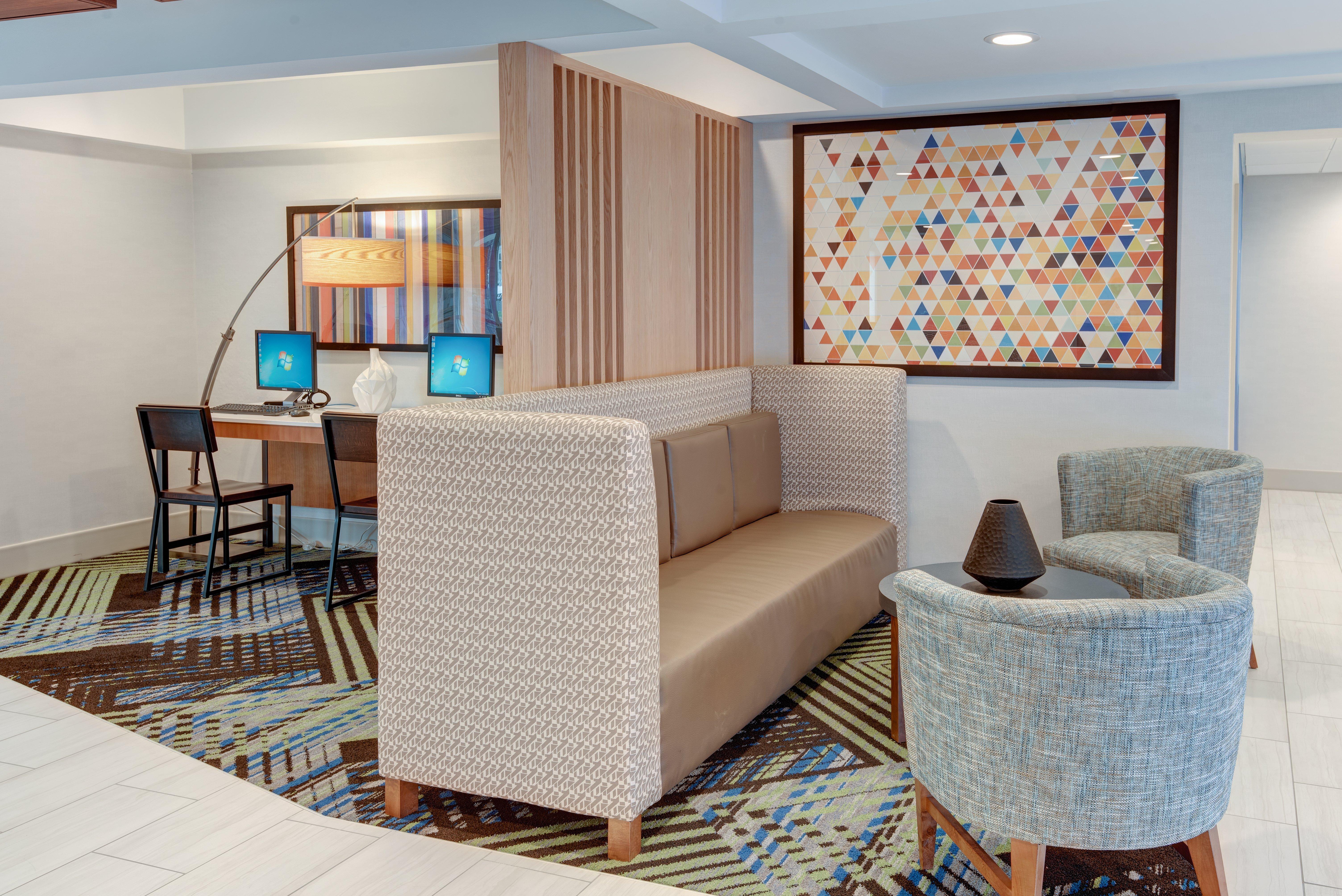 Holiday Inn Express & Suites West Long Branch - Eatontown By Ihg Eksteriør bilde