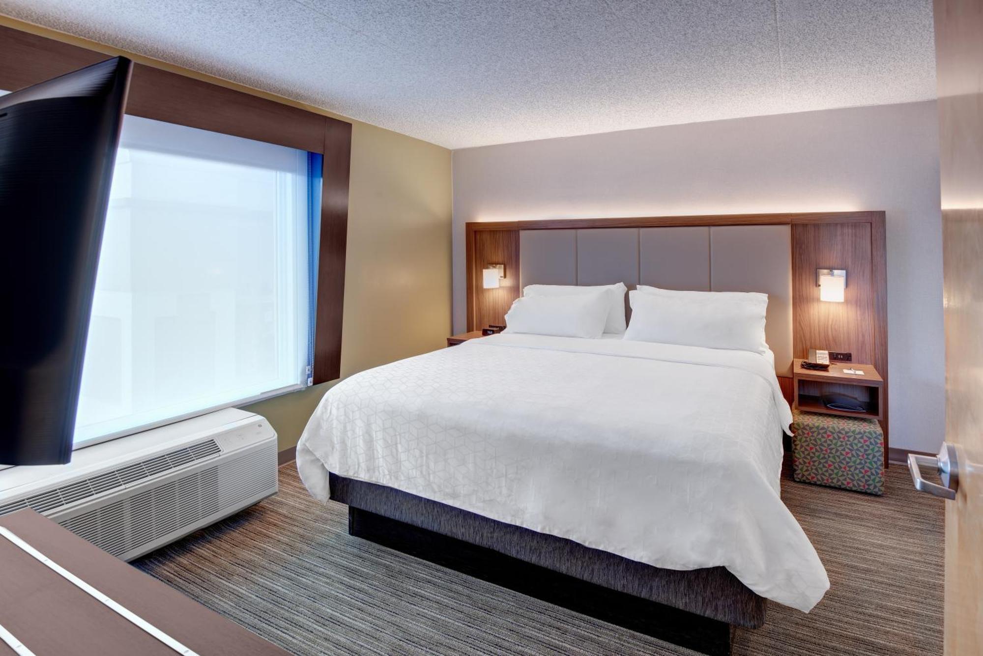 Holiday Inn Express & Suites West Long Branch - Eatontown By Ihg Eksteriør bilde