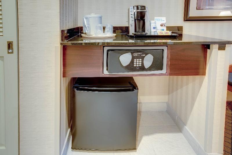 Holiday Inn Express & Suites West Long Branch - Eatontown By Ihg Eksteriør bilde