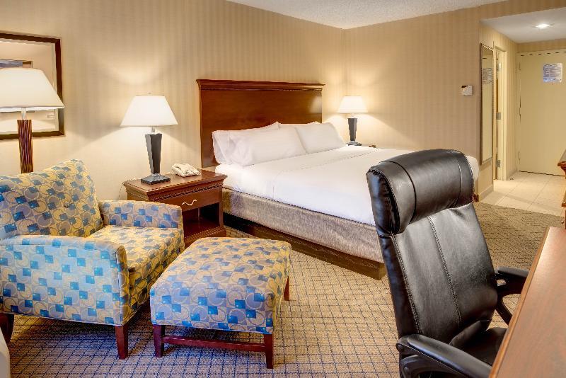 Holiday Inn Express & Suites West Long Branch - Eatontown By Ihg Eksteriør bilde