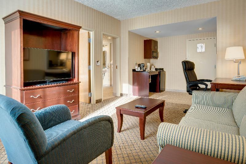 Holiday Inn Express & Suites West Long Branch - Eatontown, An Ihg Hotel Eksteriør bilde